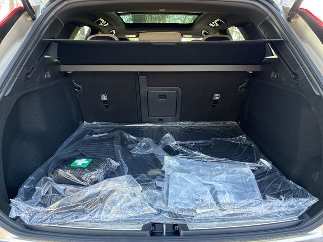 2026 Volvo XC60 B5 AWD Plus - 22990426 - 17