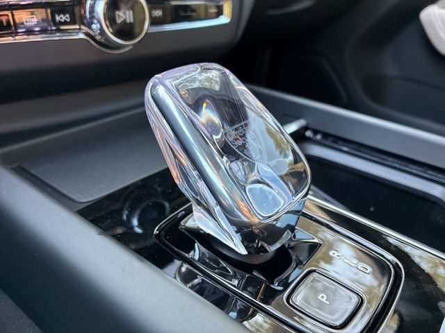 2026 Volvo XC60 B5 AWD Plus - 22990426 - 32