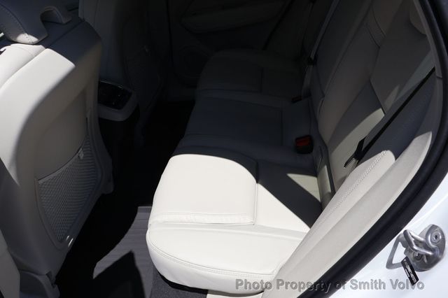 2026 Volvo XC60 B5 AWD Ultra - 23051301 - 11
