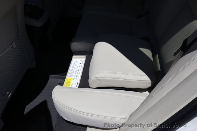 2026 Volvo XC60 B5 AWD Ultra - 23051301 - 12