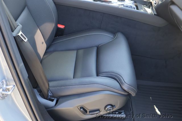 2026 Volvo XC60 B5 AWD Ultra - 23051304 - 13