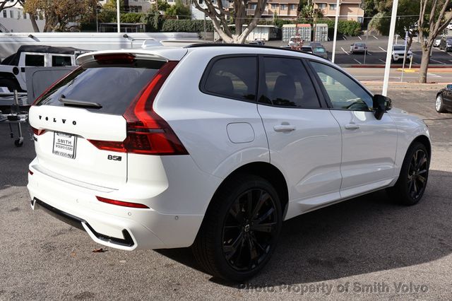 2026 Volvo XC60 B5 AWD Ultra Black Edition - 22954750 - 4