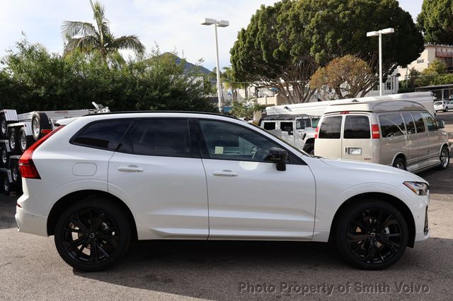 2026 Volvo XC60 B5 AWD Ultra Black Edition - 22954750 - 5