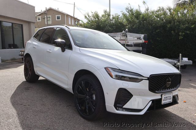2026 Volvo XC60 B5 AWD Ultra Black Edition - 22954750 - 6