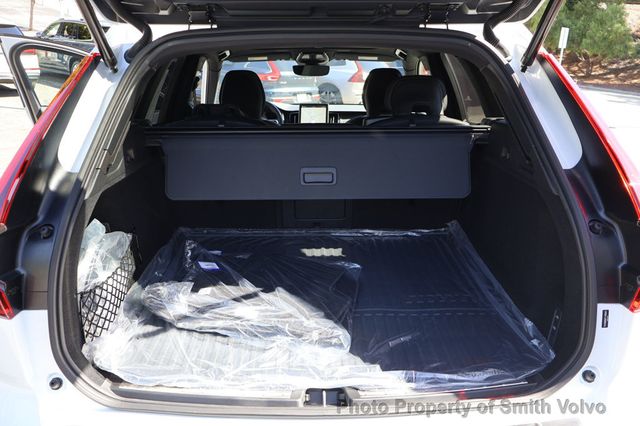 2026 Volvo XC60 Plug-In Hybrid T8 AWD Ultra Black Edition - 23034340 - 13