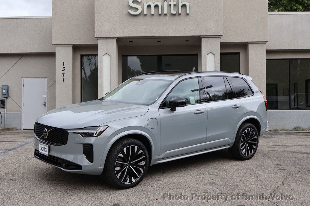 2026 Volvo XC90 Plug-In Hybrid T8 AWD Ultra Dark Theme 6-Seater - 23012072 | Video 1