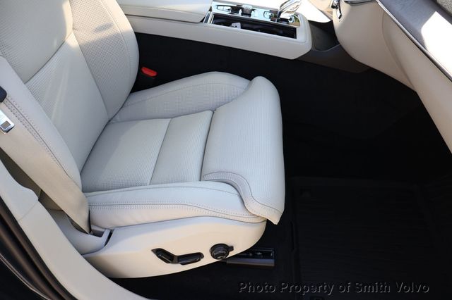 2026 Volvo XC90 Plug-In Hybrid T8 AWD Ultra Dark Theme 7-Seater - 23051303 - 14