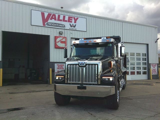 2026 Western Star 47X 2026 WESTERNTAR 47X DUMP TRUCK - 22935261 - 1