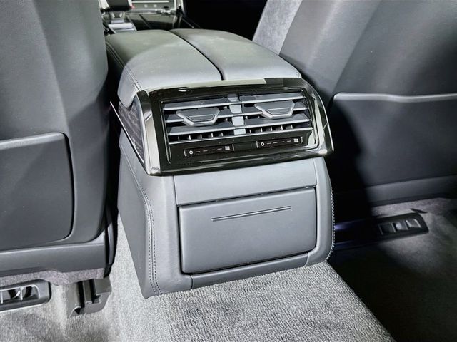 2027  A8 L quattro - 23044499 - 16