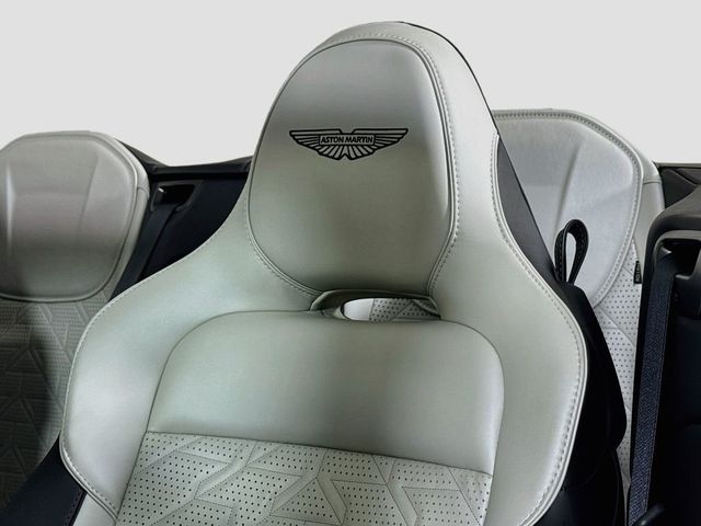 2027 Aston Martin Vanquish Volante - 23067135 - 17