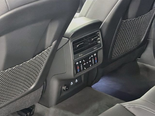 2027 Audi Q8 Premium Plus quattro - 23101025 - 16