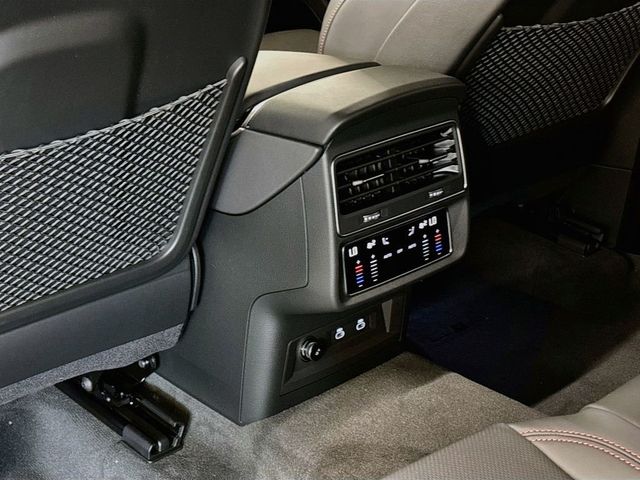 2027 Audi RS Q8 performance quattro - 23072192 - 16
