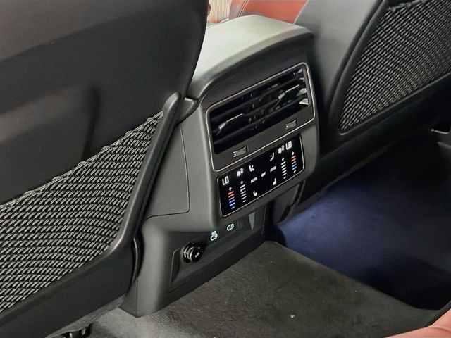 2027 Audi SQ8 Prestige quattro - 23099335 - 16