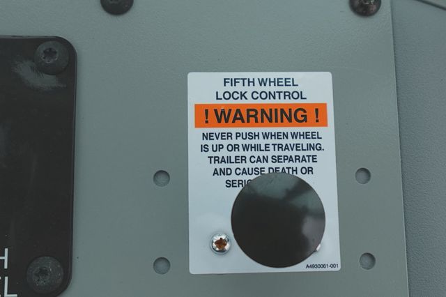 2027 Autocar XSpotter (Yard Spotter - Trailer Spotter) - 23019802 - 22