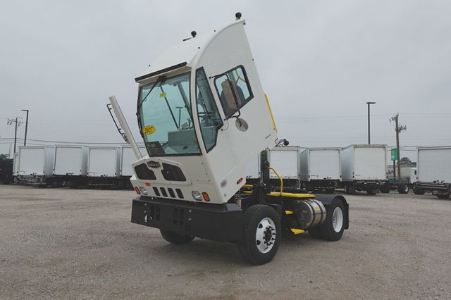 2027 Autocar XSpotter (Yard Spotter - Trailer Spotter) - 23019802 - 23