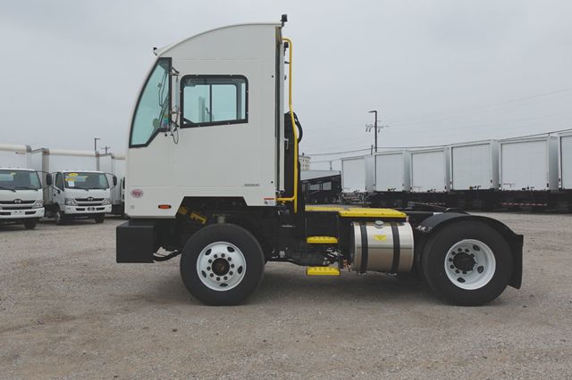 2027 Autocar XSpotter (Yard Spotter - Trailer Spotter) - 23019802 - 3