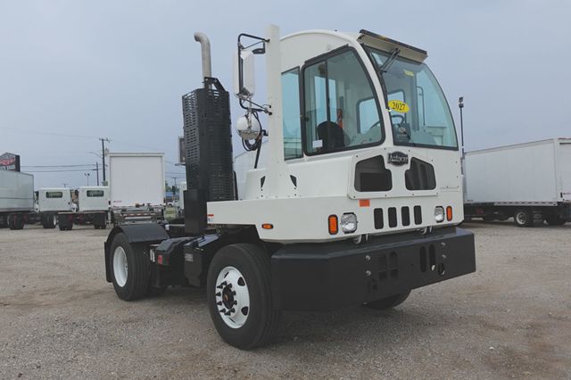 2027 Autocar XSpotter (Yard Spotter - Trailer Spotter) - 23020861 - 0