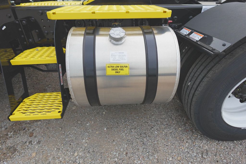 2027 Autocar XSpotter (Yard Spotter - Trailer Spotter) - 23020861 - 10