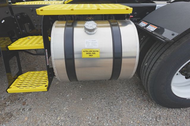 2027 Autocar XSpotter (Yard Spotter - Trailer Spotter) - 23020861 - 10