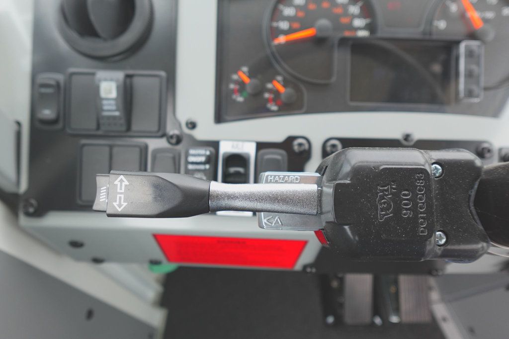 2027 Autocar XSpotter (Yard Spotter - Trailer Spotter) - 23020861 - 17