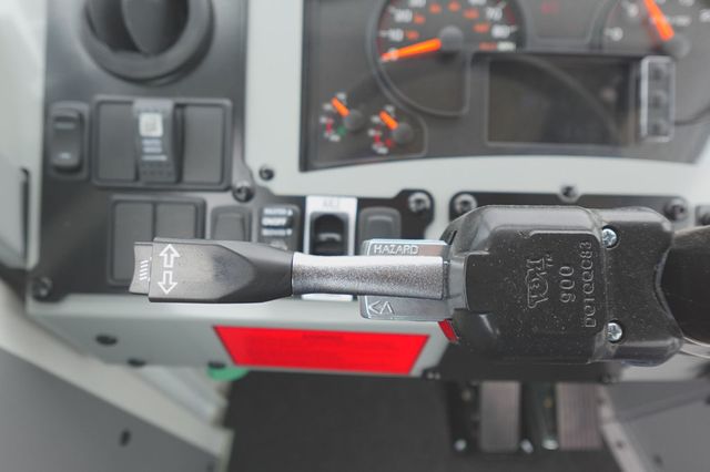 2027 Autocar XSpotter (Yard Spotter - Trailer Spotter) - 23020861 - 17