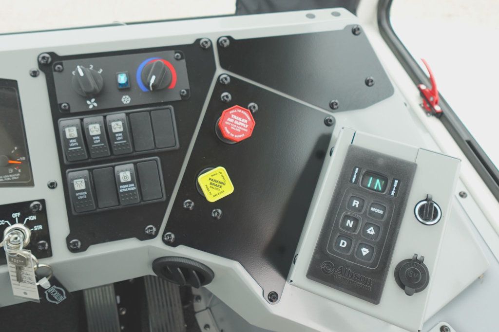 2027 Autocar XSpotter (Yard Spotter - Trailer Spotter) - 23020861 - 19