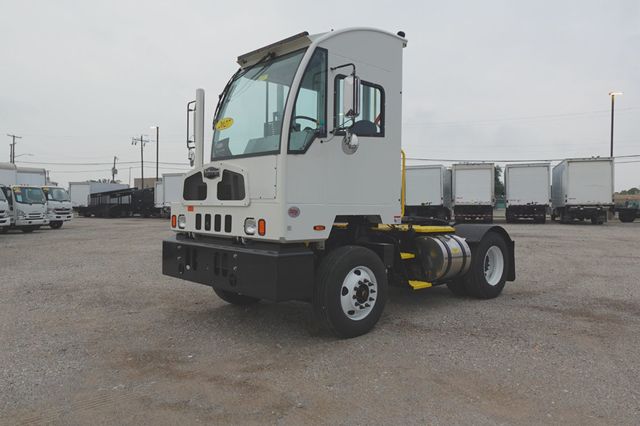 2027 Autocar XSpotter (Yard Spotter - Trailer Spotter) - 23020861 - 2