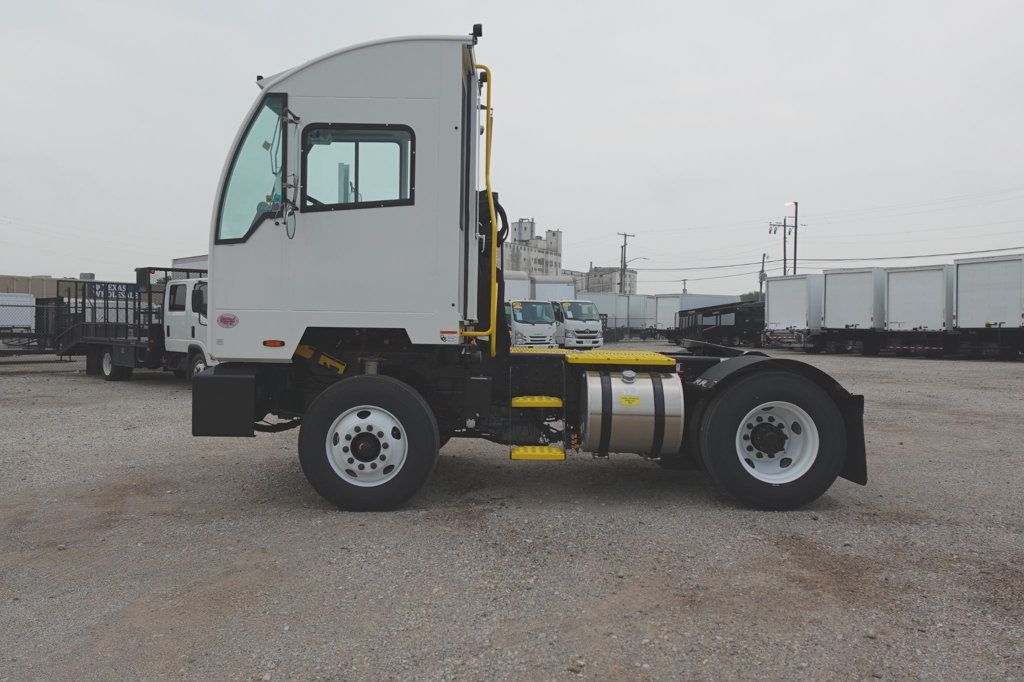 2027 Autocar XSpotter (Yard Spotter - Trailer Spotter) - 23020861 - 3