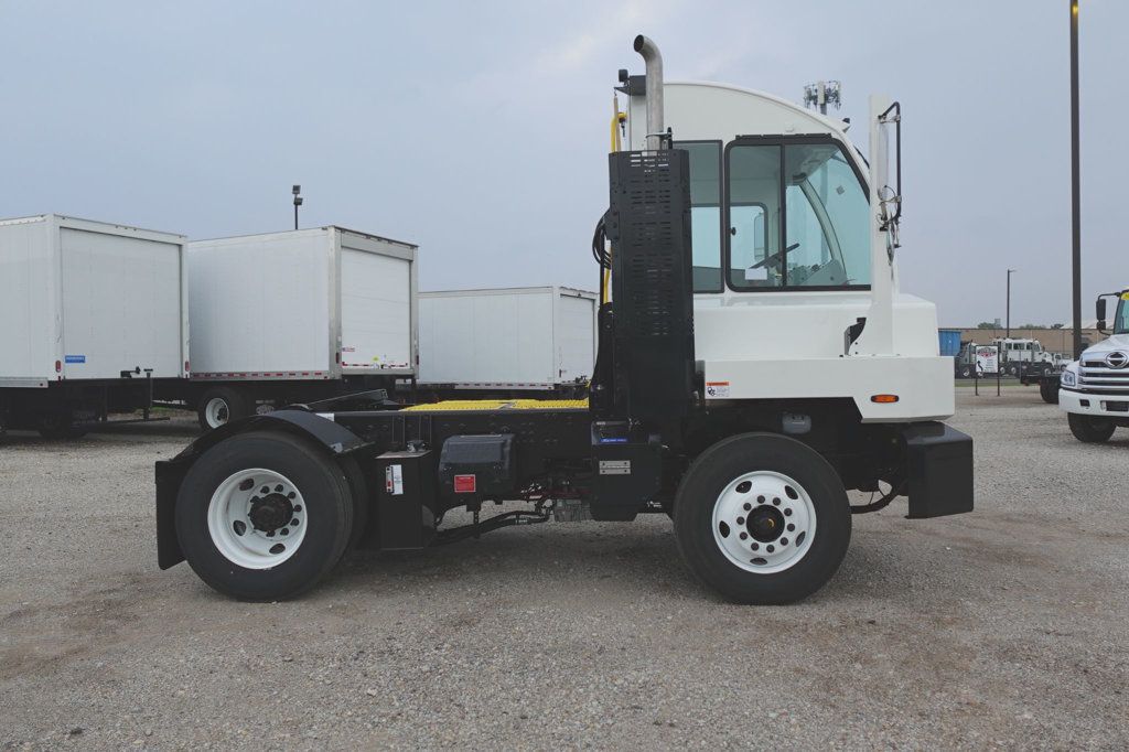 2027 Autocar XSpotter (Yard Spotter - Trailer Spotter) - 23020861 - 4