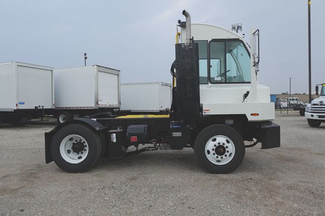 2027 Autocar XSpotter (Yard Spotter - Trailer Spotter) - 23020861 - 4