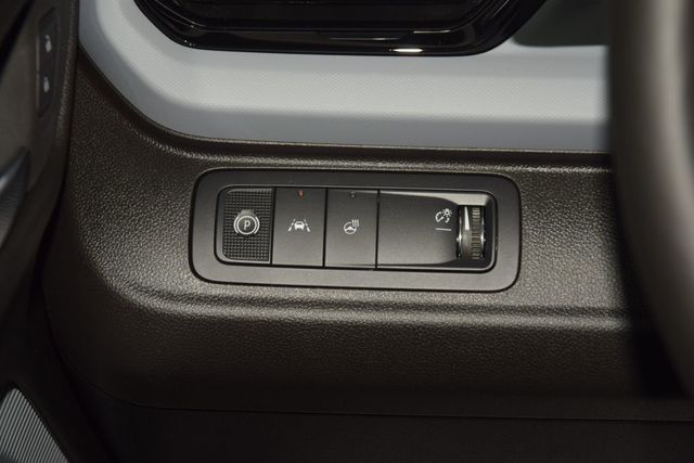 2027 Chevrolet Bolt FWD 4dr LT - 22999515 - 29