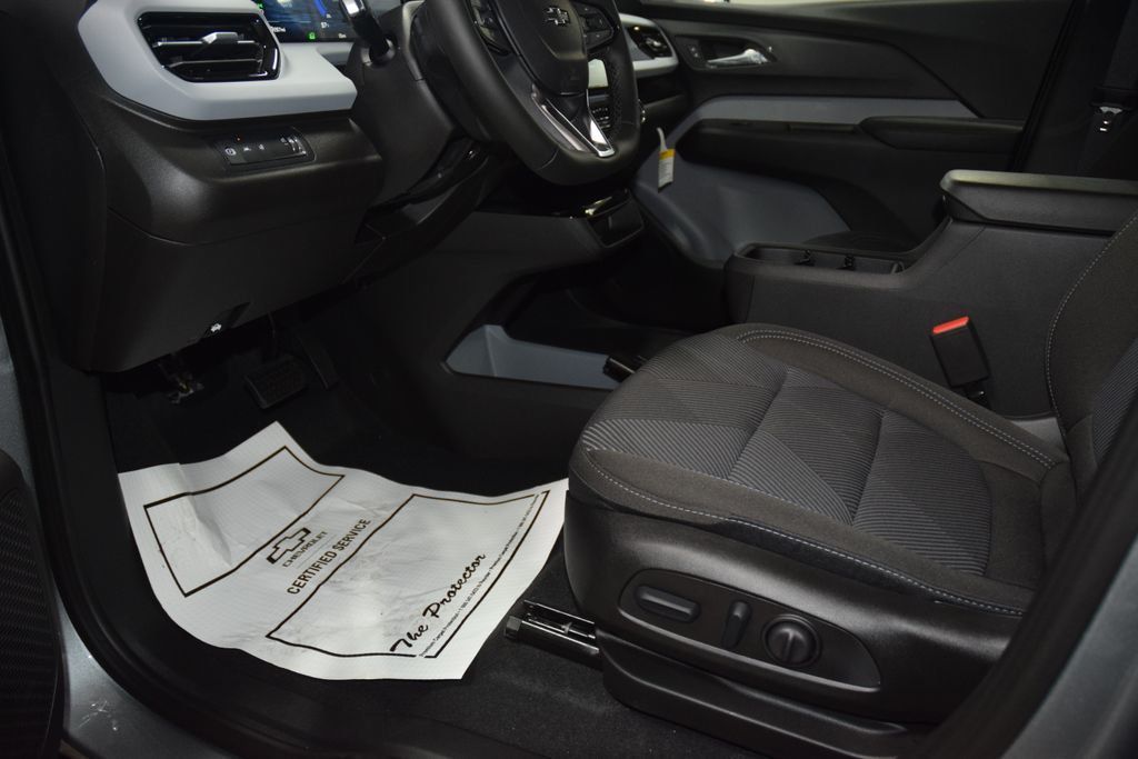 2027 Chevrolet Bolt FWD 4dr LT - 22999515 - 33