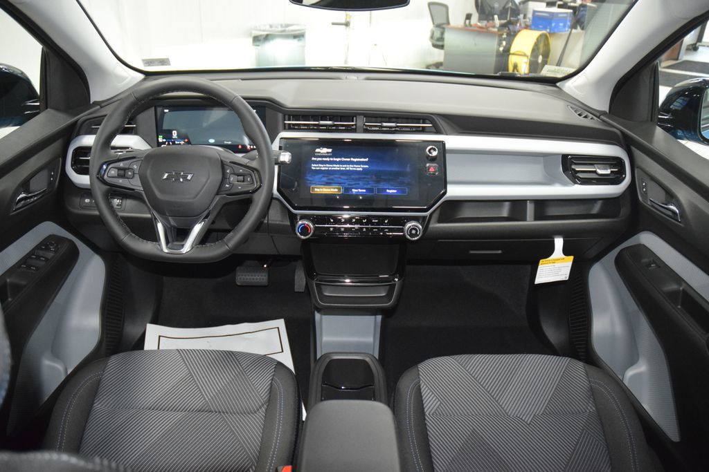 2027 Chevrolet Bolt FWD 4dr LT - 23003502 - 26