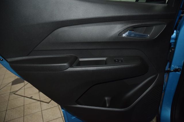 2027 Chevrolet Bolt FWD 4dr LT - 23003502 - 37