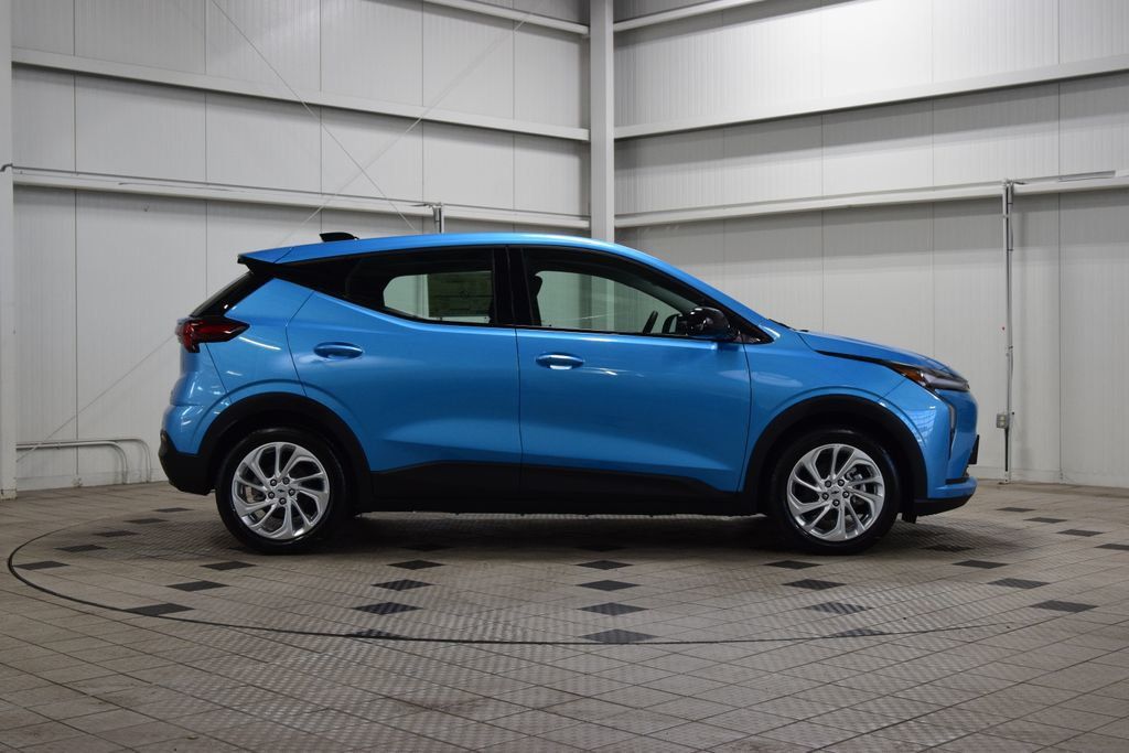 2027 Chevrolet Bolt FWD 4dr LT - 23003502 - 8