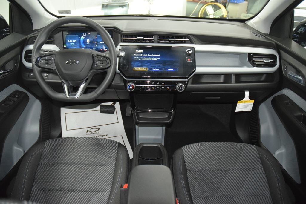 2027 Chevrolet Bolt FWD 4dr LT - 23021698 - 27