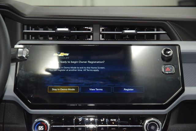 2027 Chevrolet Bolt FWD 4dr LT - 23021698 - 28