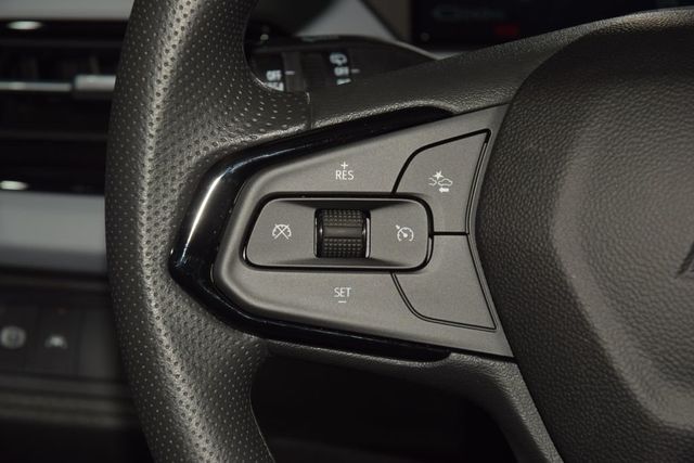 2027 Chevrolet Bolt FWD 4dr LT - 23021698 - 32
