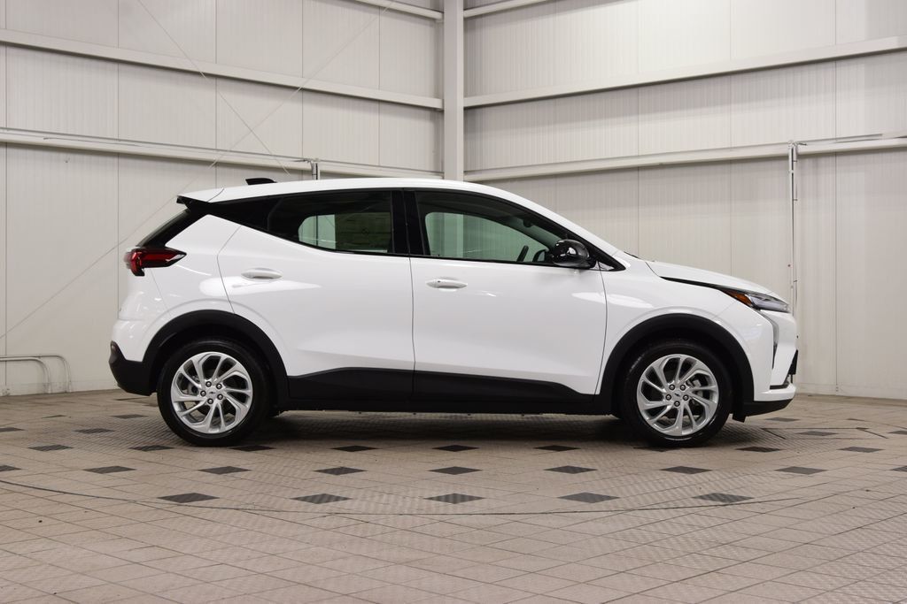 2027 Chevrolet Bolt FWD 4dr LT - 23024066 - 8