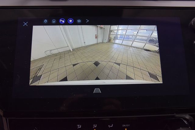 2027 Chevrolet Bolt FWD 4dr LT - 23026961 - 41