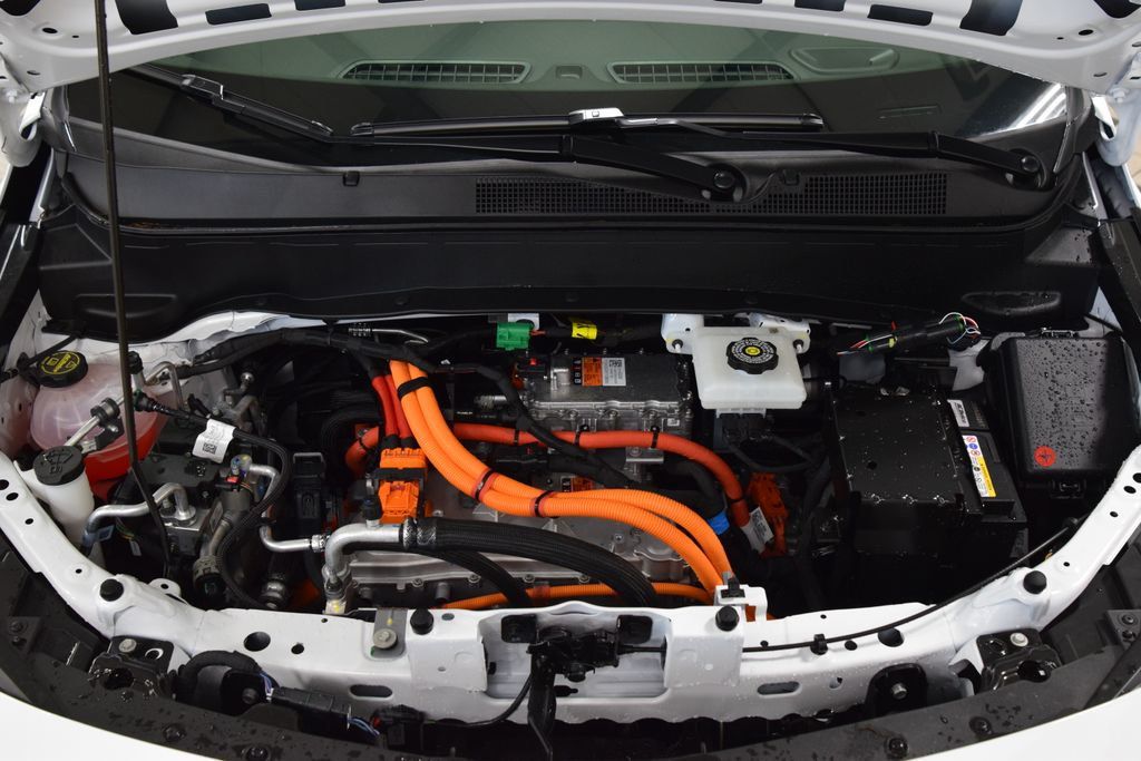 2027 Chevrolet Bolt FWD 4dr LT - 23026962 - 25