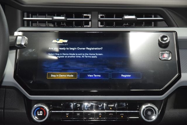 2027 Chevrolet Bolt FWD 4dr LT - 23026962 - 27