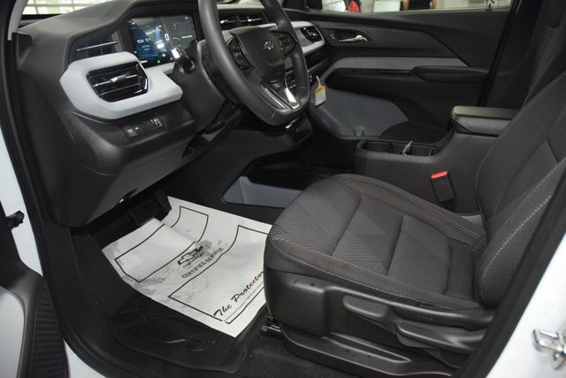 2027 Chevrolet Bolt FWD 4dr LT - 23026963 - 32