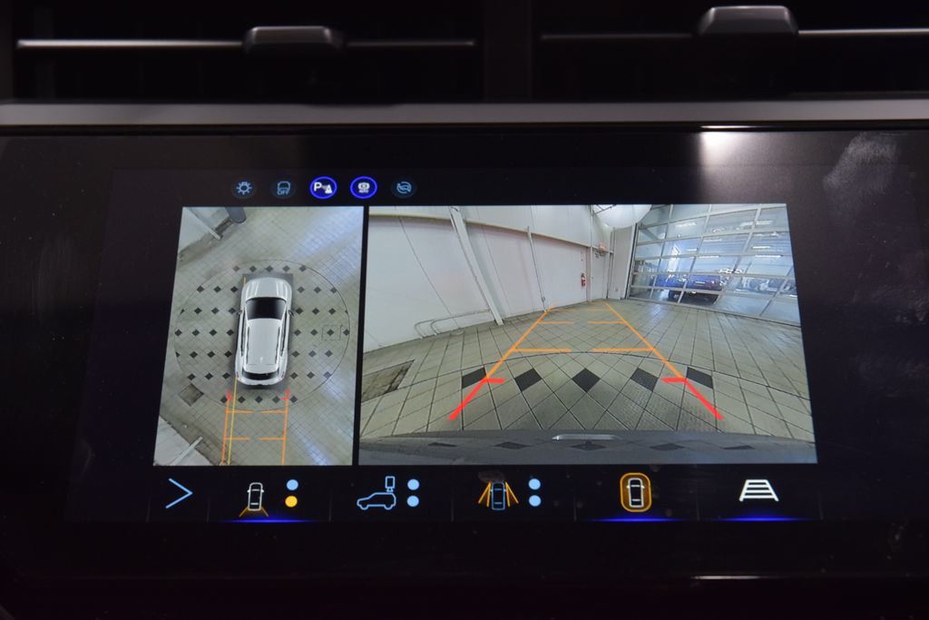 2027 Chevrolet Bolt FWD 4dr RS - 22980849 - 45