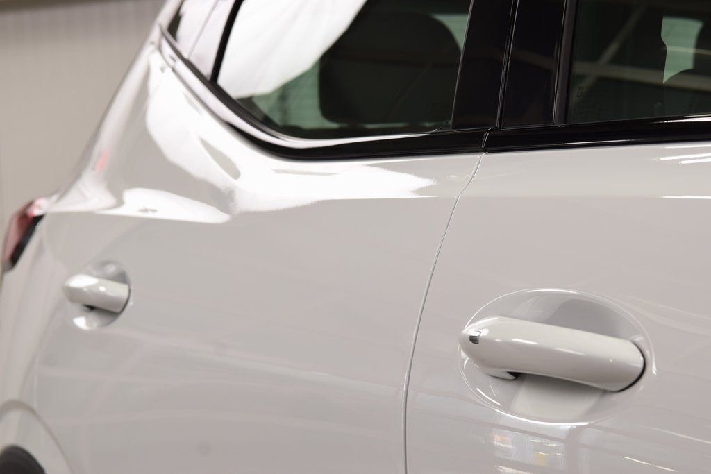 2027 Chevrolet Bolt FWD 4dr RS - 22980850 - 17