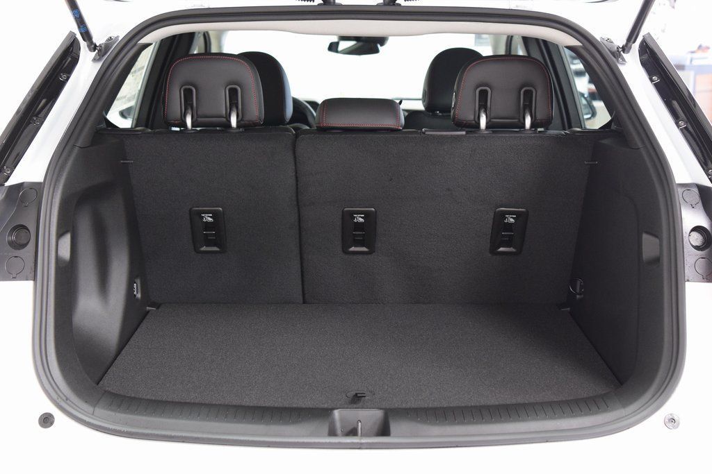 2027 Chevrolet Bolt FWD 4dr RS - 22980850 - 23