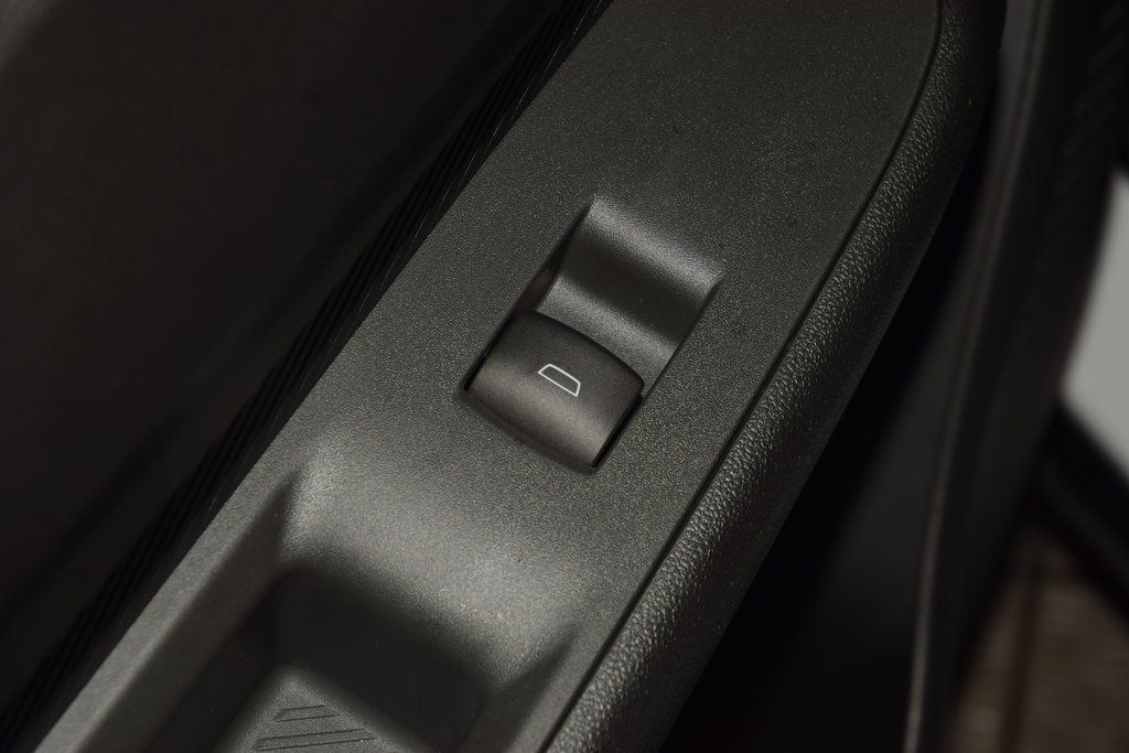 2027 Chevrolet Bolt FWD 4dr RS - 22980850 - 41