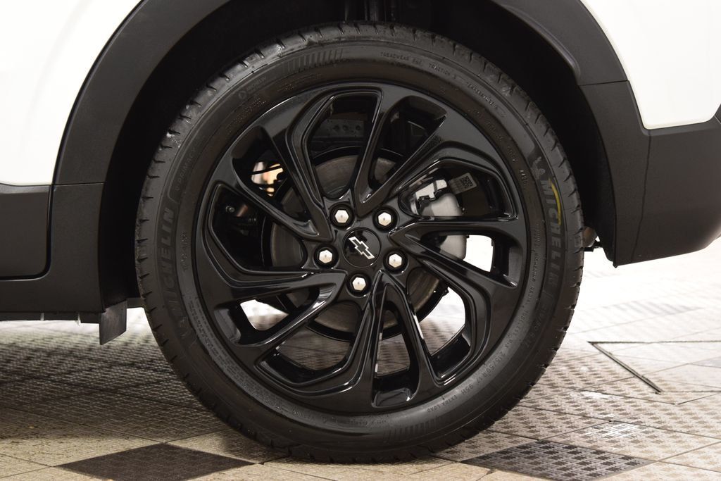 2027 Chevrolet Bolt FWD 4dr RS - 22993520 - 26