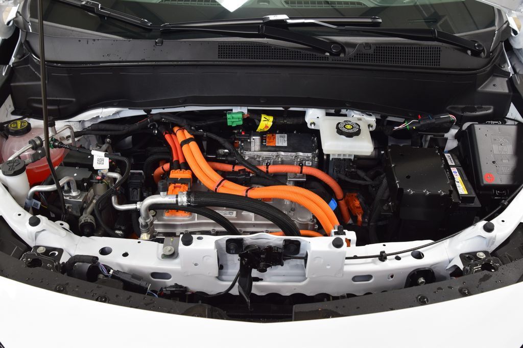 2027 Chevrolet Bolt FWD 4dr RS - 22993520 - 28