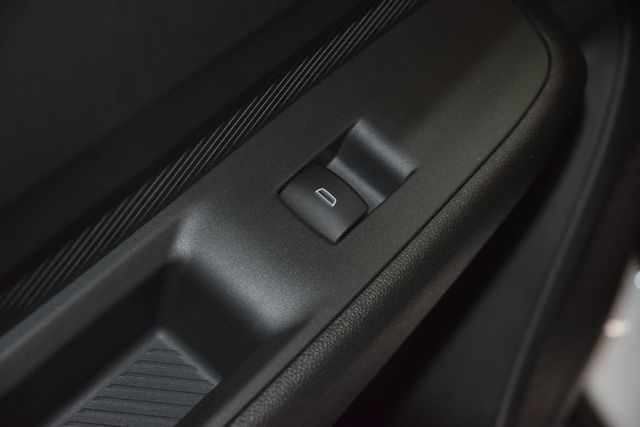 2027 Chevrolet Bolt FWD 4dr RS - 22993520 - 41